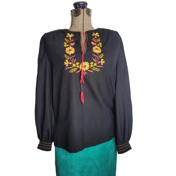 Tops - Black Hungarian embroidered top size 40